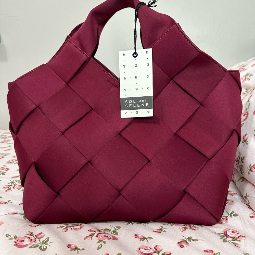 Sol and Selene Resilience bag